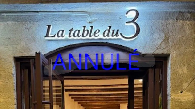 Les Ours Se Mettent à Table