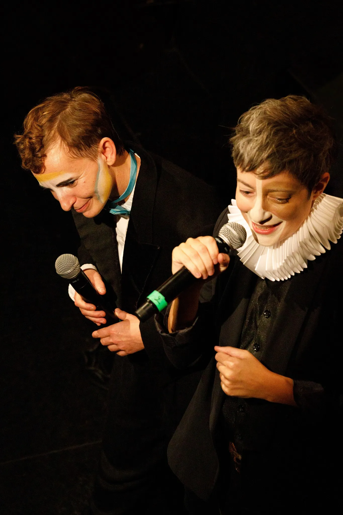 LE CABARET DES DESSOUS LESBIENS