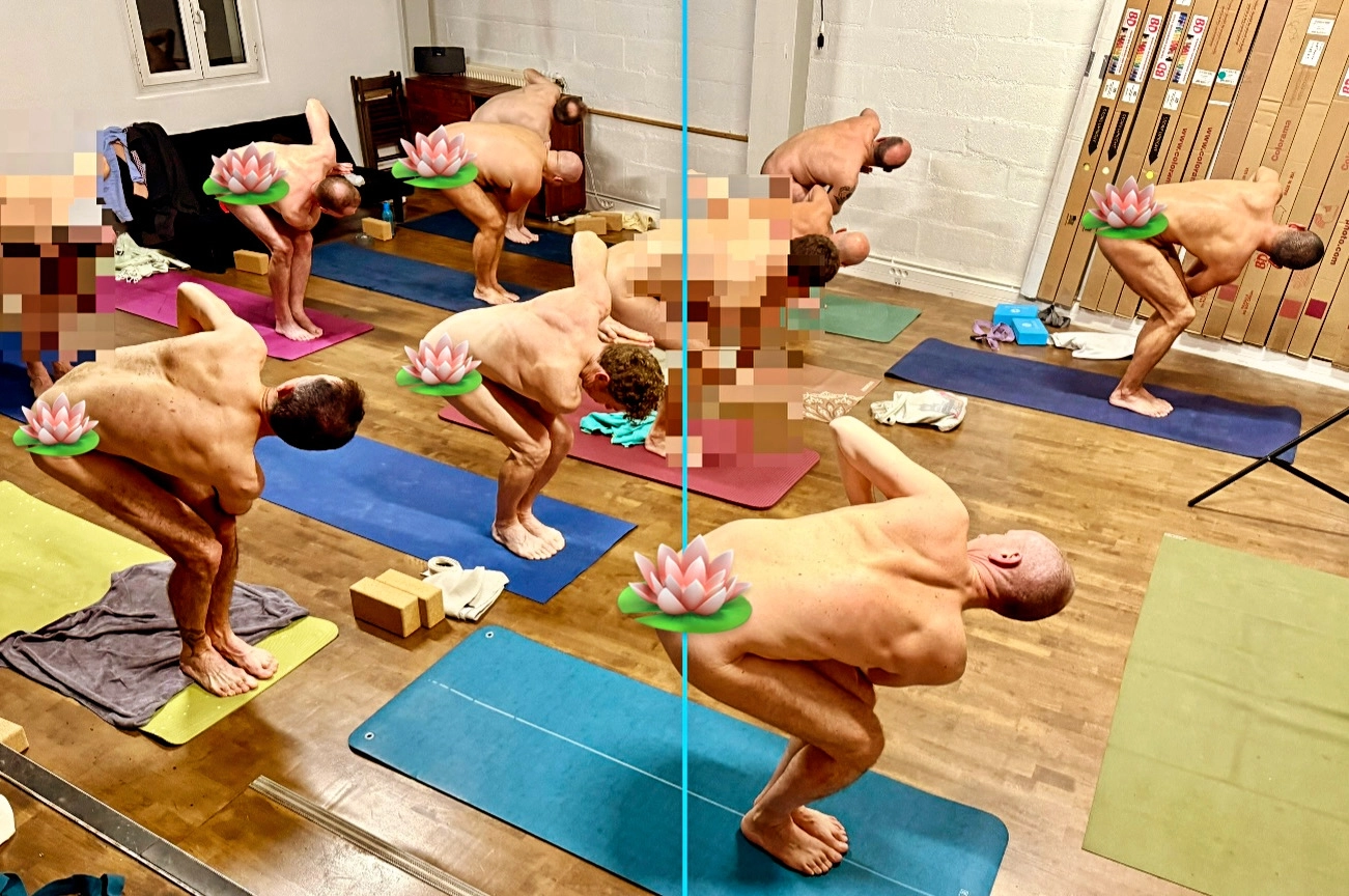 Yoga naturiste entre hommes 